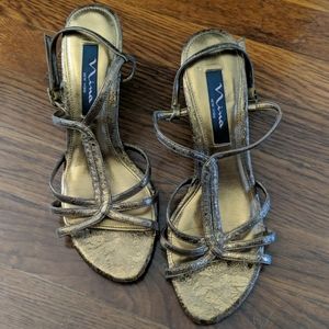 Nina New York strappy low heals